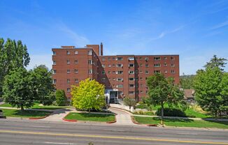 Great Condo in University Heights Now Available!