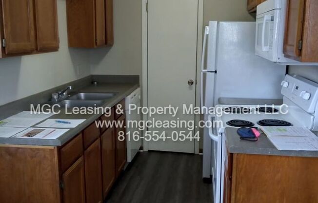 2 beds, 1 bath, $950, Unit 1560-A E 125th St