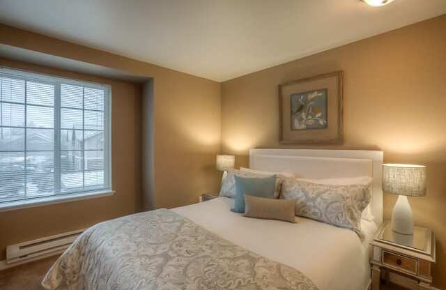 Gorgeous Bedroom at Canterbury Apartments, Washington, 98373