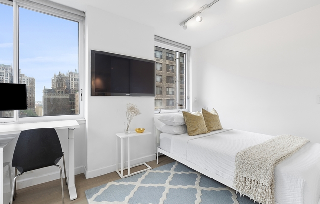 1 bed, 1.5 baths, 828 sqft, $5,500, Unit 16G