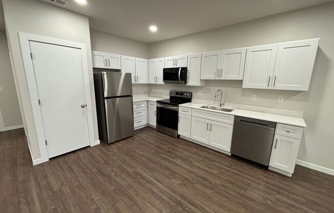 Studio, 1 bath, 660 sqft, $1,495, Unit 422 - S857