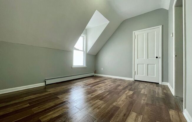 2 beds, 1 bath, 1,000 sqft, $1,000, Unit Unit # 3