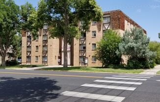 2 beds, 1 bath, $1,100, Unit 403 - 01