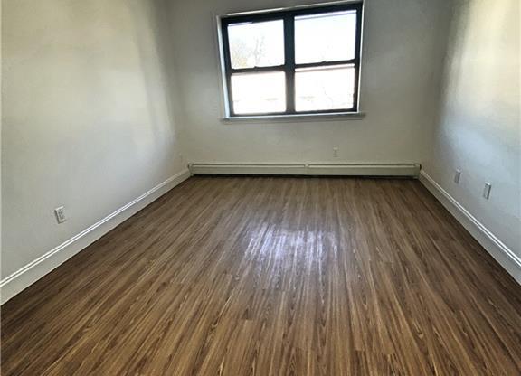 281 W 234 ST
