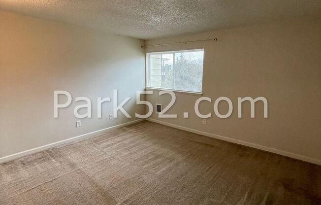 2 beds, 1 bath, $1,295