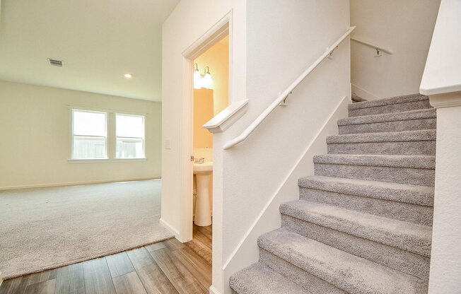 13526 KINSMAN RD