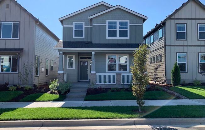 Beautiful *NEW CONSTRUCTION* 4 BD* 2.5 BA* Located In Popular Reed's Crossing Community In Hillsboro!