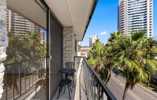 2 beds, 2 baths, 1,037 sqft, $4,400, Unit 912