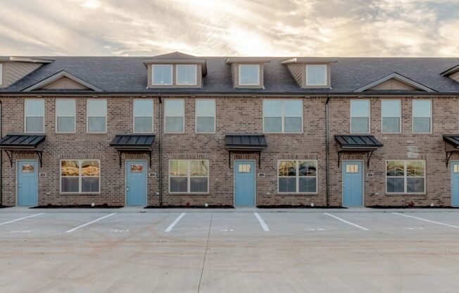 The Henry Place Luxury Townhomes For Rent!