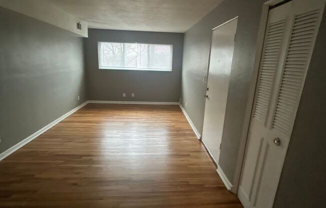 2 beds, 1 bath, 750 sqft, $1,045, Unit B08 1052 10