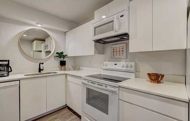 1 bed, 1 bath, 715 sqft, $975, Unit 5