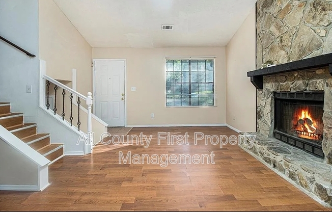 1077 MAINSTREET VLY DR