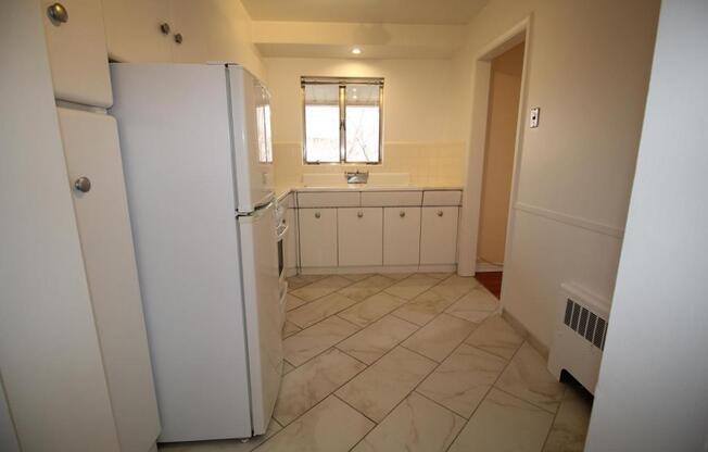 2 beds, 1 bath, 1,025 sqft, $1,695