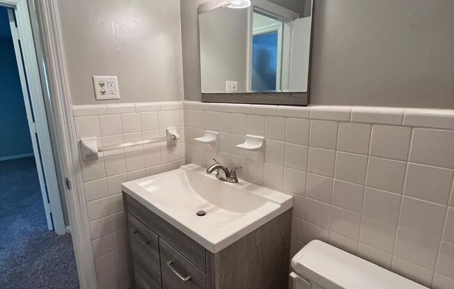 1 bed, 1 bath, 732 sqft, $815, Unit M-8