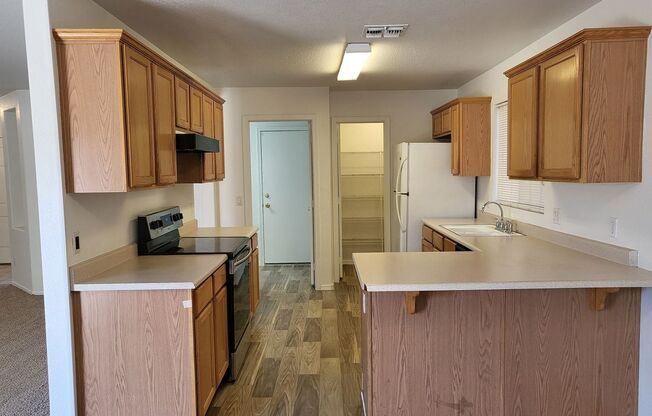 3 beds, 2 baths, $2,095