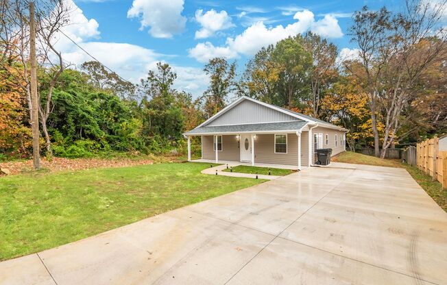 4Bd/ 2Bath Ranch Style home mins from Downtown Burlington