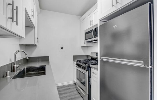 1010 Pico Blvd in Santa Monica.  Walk to the beach and Main St!