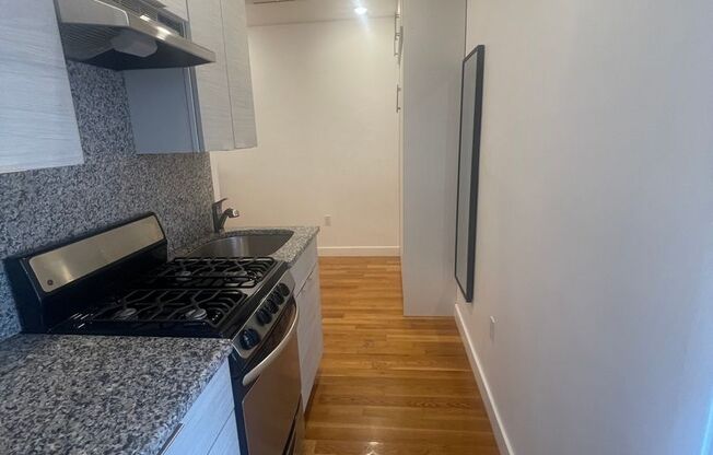 Studio, 1 bath, 9,999 sqft, $1,495, Unit 21-22