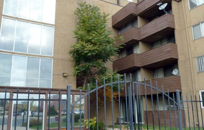 1 bed, 1 bath, 705 sqft, $1,145, Unit 1945 Peoria St #311