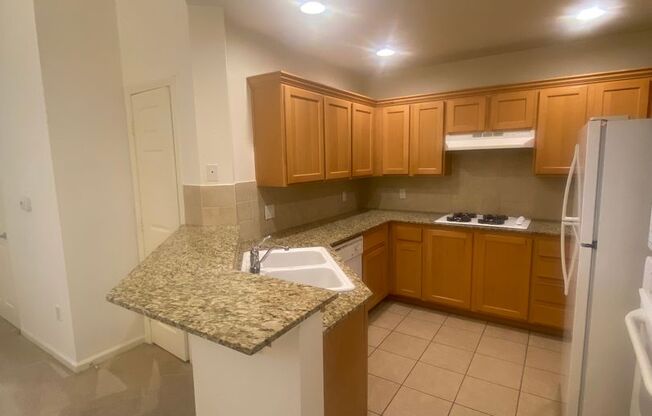 Stunning Top Floor View Condo at Park Avenue!