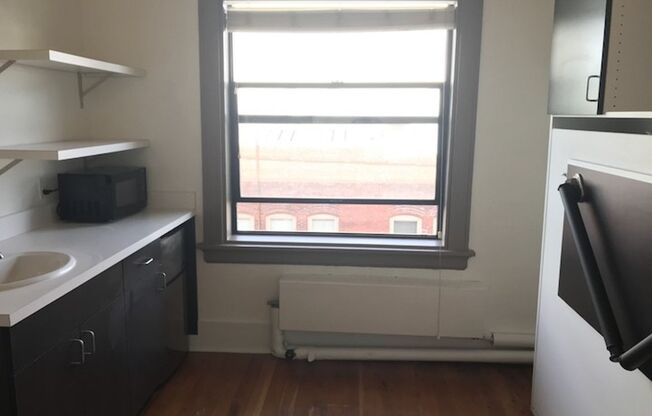 Studio, 1 bath, 125 sqft, $845