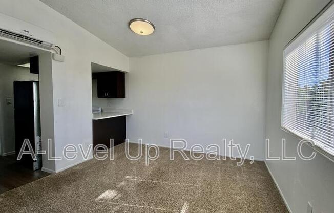 162 E 21 ST