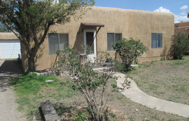 NEAR NORTH VALLEY PUEBLO 2/BD 1/BA 1/CG