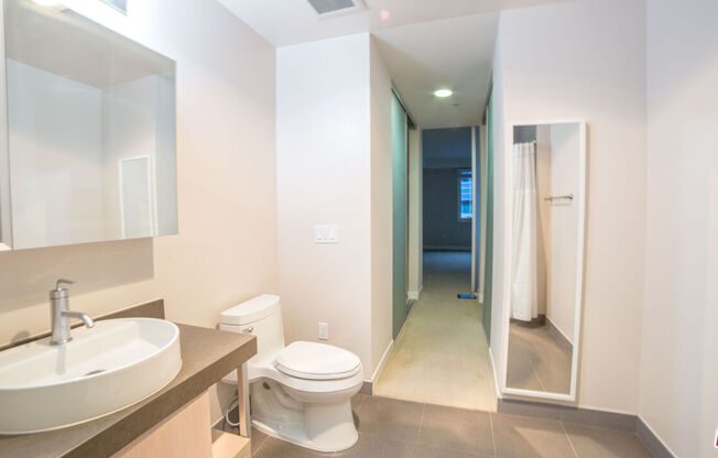 1 bed, 1 bath, 830 sqft, $2,650, Unit 401