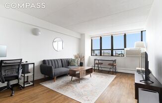 300 W 110 ST