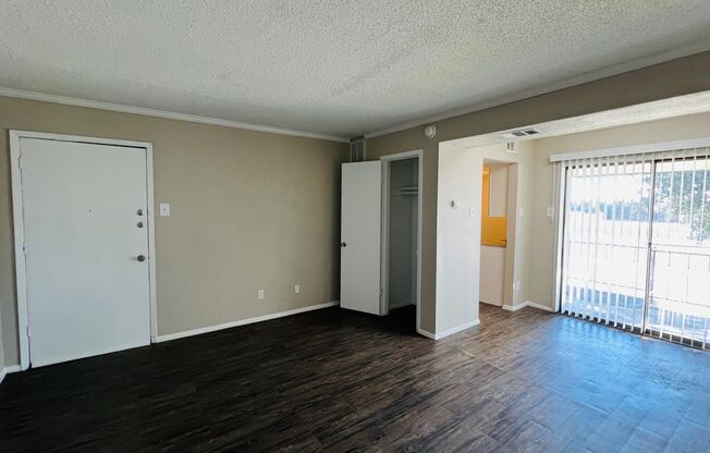 1 bed, 1 bath, 600 sqft, $1,150, Unit 1-214