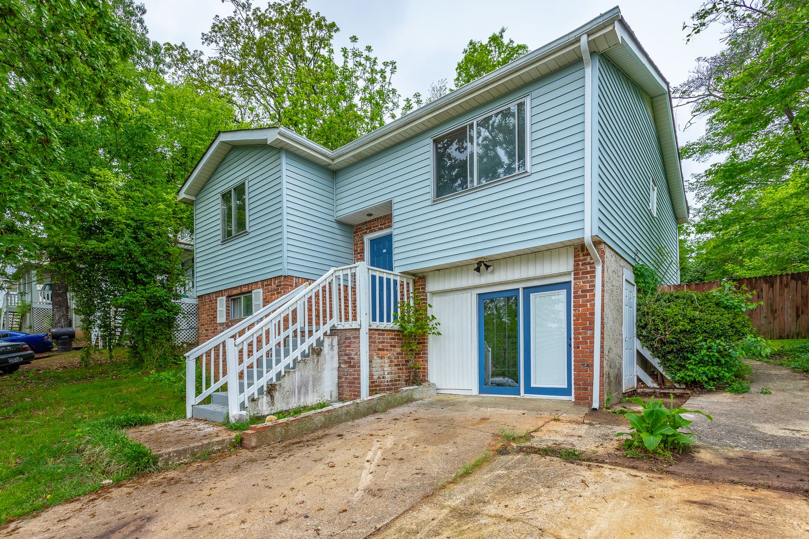Welcome to 833 Sylvan Drive, a 4 bedroom, 2 bathroom rental nestled in the heart of Chattanooga, TN!