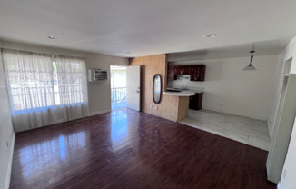 305 N Vinedo Ave 5