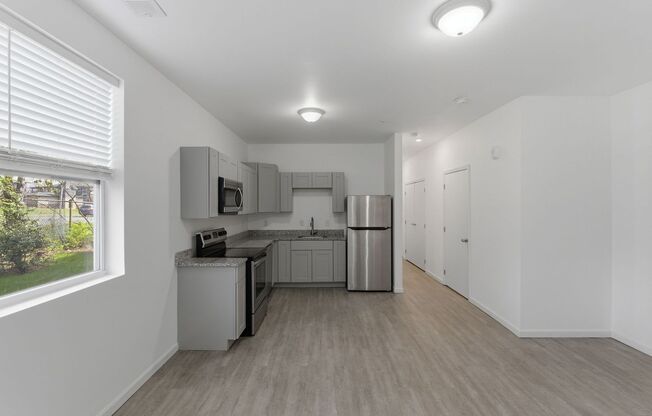 2 beds, 1.5 baths, 850 sqft, $1,299, Unit C3