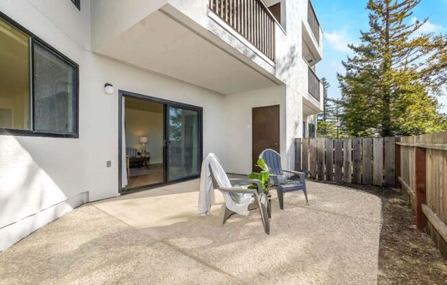 Stylish 2-Bed Condo in Gated Mesa Verde Community – Prime Hayward Location!
