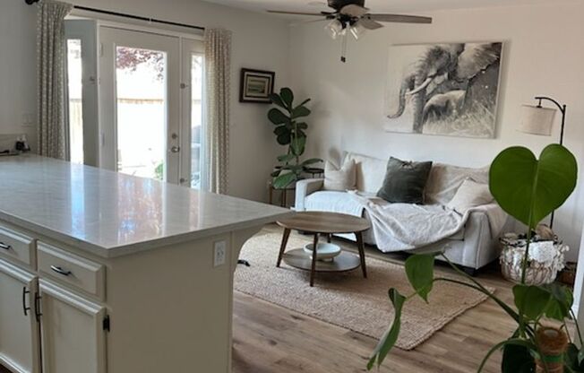 2 Bed / 1 Bath Downstairs Remodeled Condo/Duplex at Tanglewood