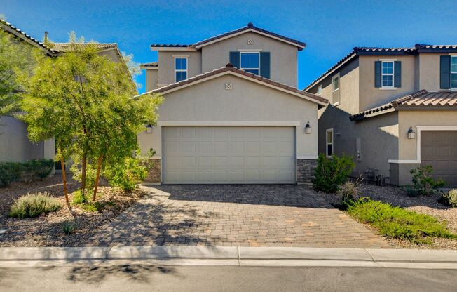 Gorgeous 4 Bedroom, 2 Story Home in SW/Mountains Edge!