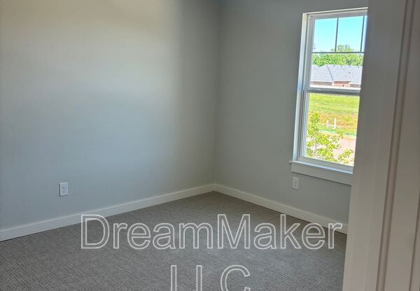 1016 VARENNA LN