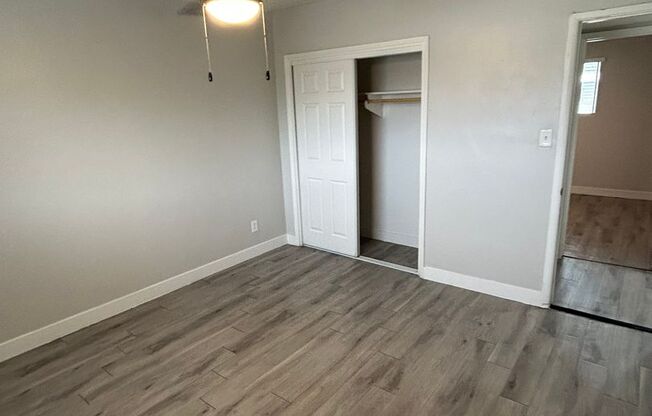 2 beds, 1 bath, 810 sqft, $1,195, Unit 17