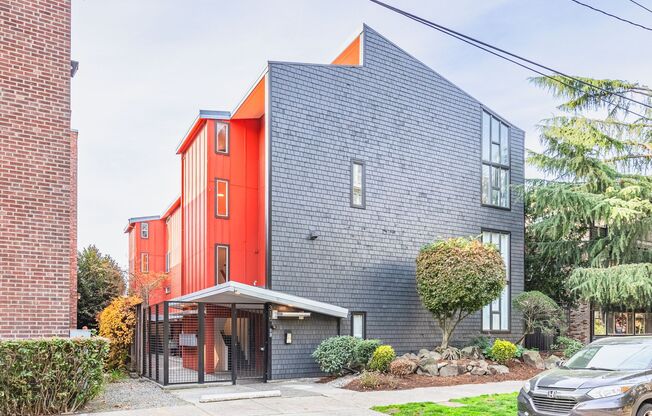 Thunderbird Apartments