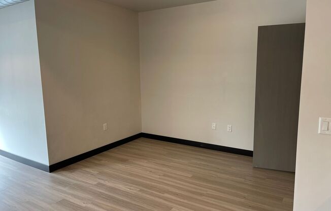 Studio, 1 bath, 582 sqft, $1,200, Unit 315