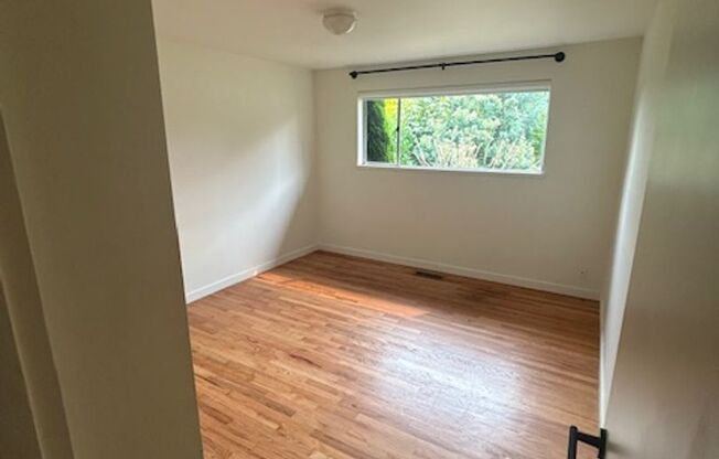 3 beds, 1 bath, $3,350