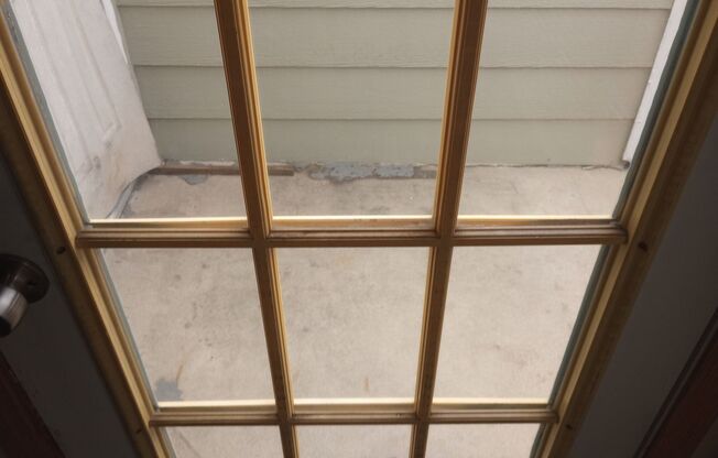 2 beds, 1 bath, $1,275, Unit # 11