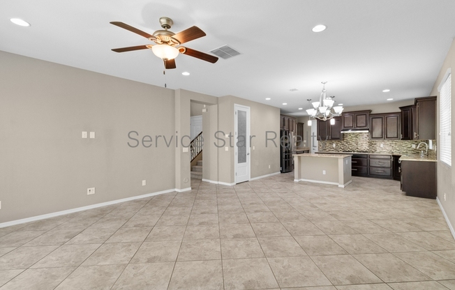 180 E HORSESHOE DR