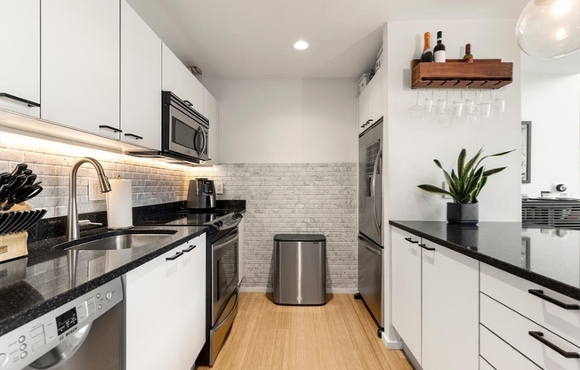 2 beds, 1.5 baths, 1,056 sqft, $4,200, Unit 520