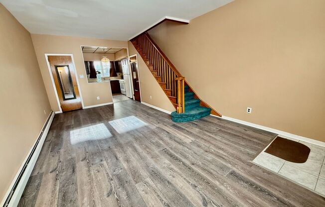 Recently UPDATED 3 BD/1 BA HOUSE in great East Passyunk/LOMO location w/ new Engineered Wood Flooring, WASHER/DRYER, Semi-finished basement & PATIO