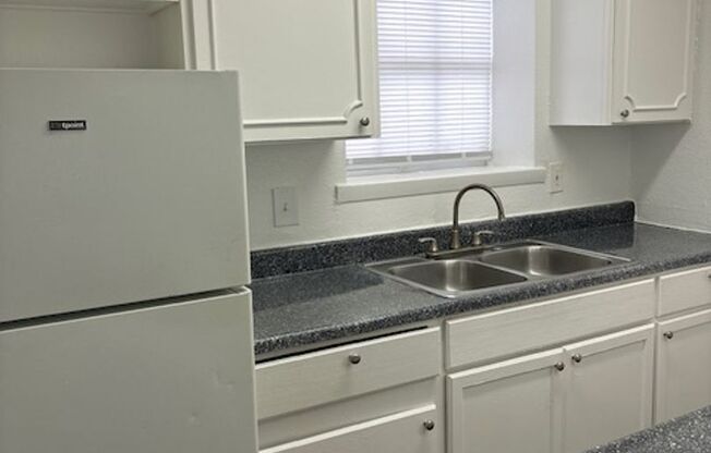 1 bed, 1 bath, 780 sqft, $1,300, Unit 317