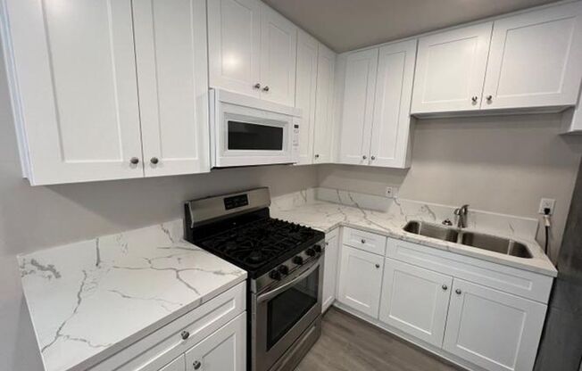 Estrella Ave Apartments | Comfortable City Living in Central San Diego!