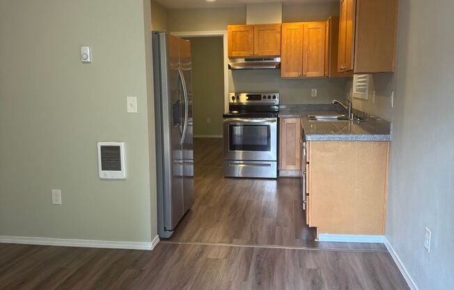 Cozy 1 bedroom 1 bath newly remodeled apartment home available for immediate move in!