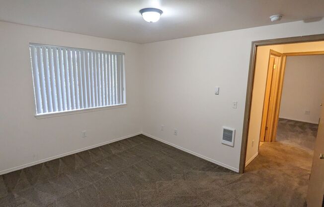 2 beds, 1 bath, 750 sqft, $1,195, Unit 31