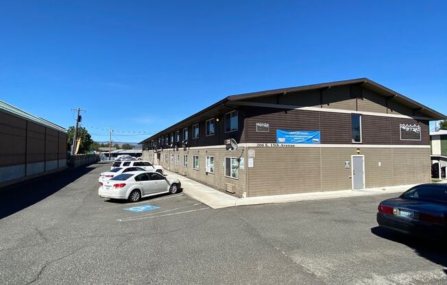 1 bed, 1 bath, 566 sqft, $1,015, Unit 15